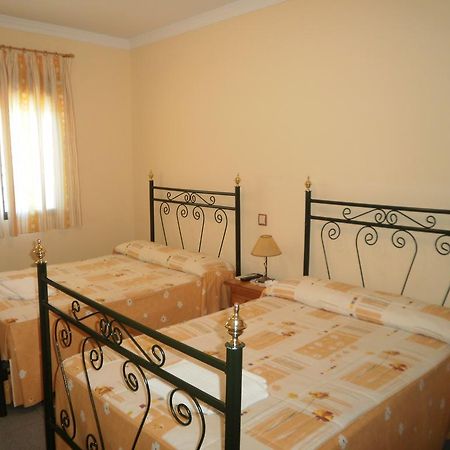 Hostal Miraflor De Las Cadenas Cuacos De Yuste Exterior photo